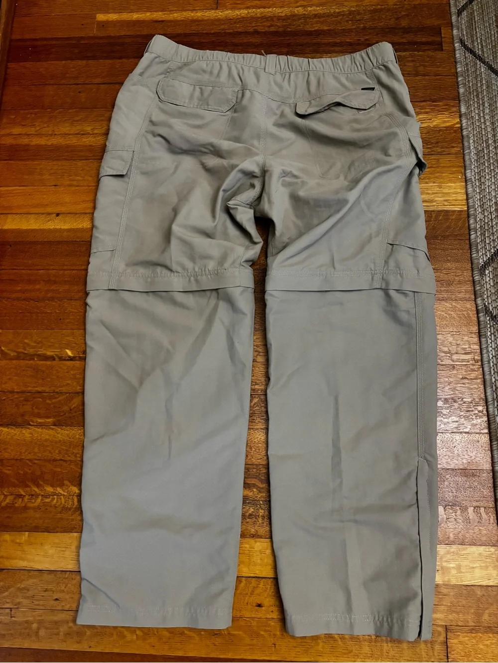 The North Face Convertible Pants. Tan XL. Great condition.
